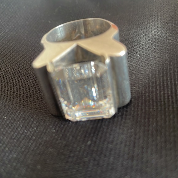 Big bling costume ring - Picture 6 of 6